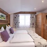 Ella's