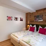 Apartment Ella's *